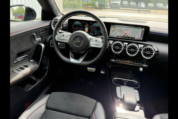 Mercedes-Benz CLA-Klasse Shooting Brake 250 e Business AMG Limited | Navi| Cruise |Panoramadak | Sfeerverlichting | zwarte hemel.