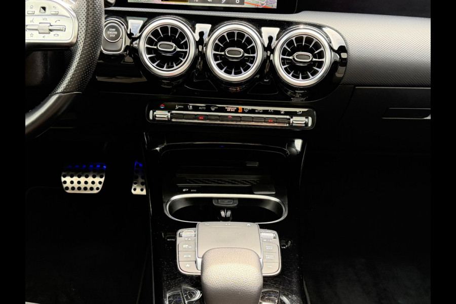 Mercedes-Benz CLA-Klasse Shooting Brake 250 e Business AMG Limited | Navi| Cruise |Panoramadak | Sfeerverlichting | zwarte hemel.