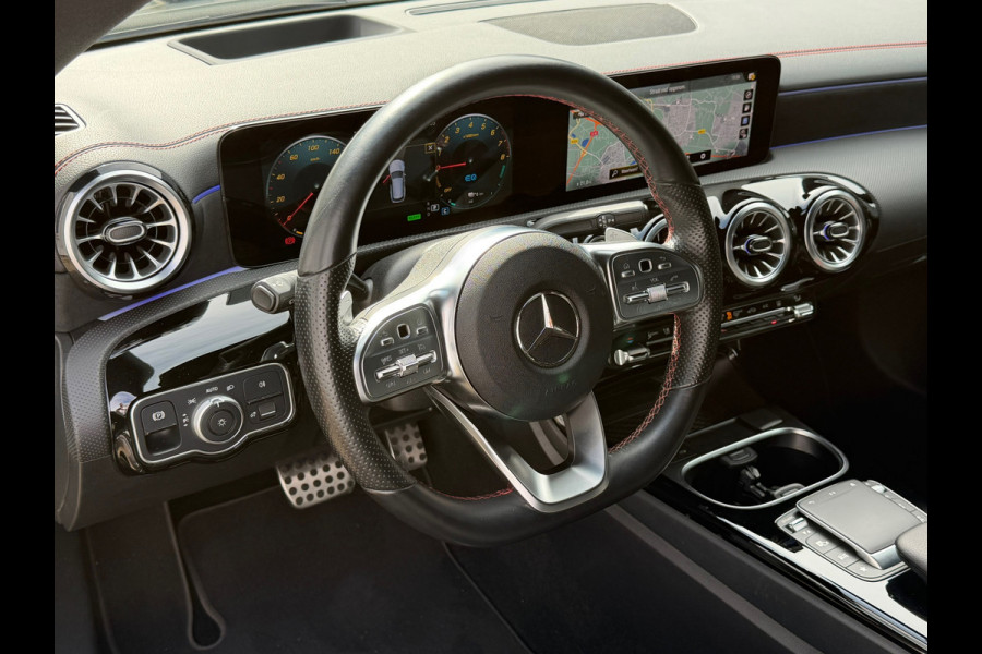 Mercedes-Benz CLA-Klasse Shooting Brake 250 e Business AMG Limited | Navi| Cruise |Panoramadak | Sfeerverlichting | zwarte hemel.