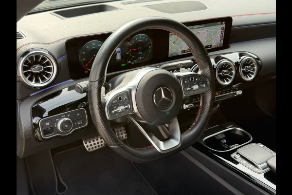 Mercedes-Benz CLA-Klasse Shooting Brake 250 e Business AMG Limited | Navi| Cruise |Panoramadak | Sfeerverlichting | zwarte hemel.