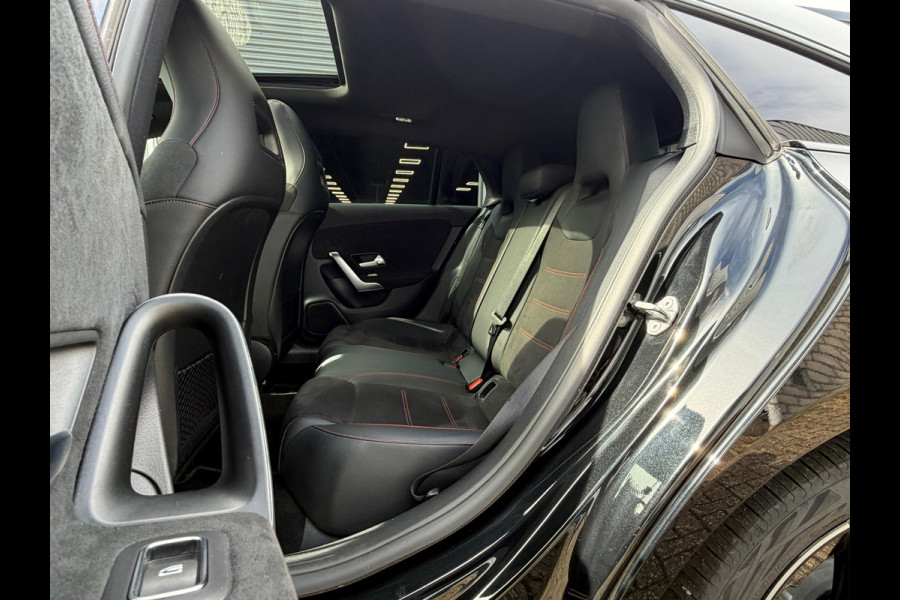 Mercedes-Benz CLA-Klasse Shooting Brake 250 e Business AMG Limited | Navi| Cruise |Panoramadak | Sfeerverlichting | zwarte hemel.