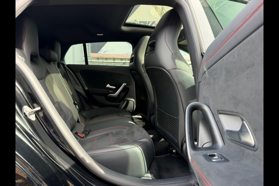 Mercedes-Benz CLA-Klasse Shooting Brake 250 e Business AMG Limited | Navi| Cruise |Panoramadak | Sfeerverlichting | zwarte hemel.