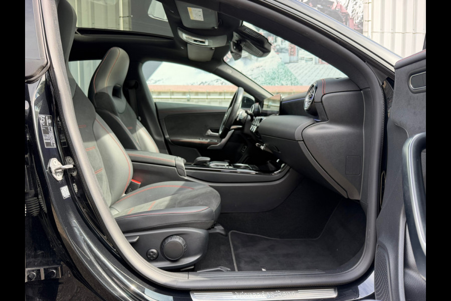 Mercedes-Benz CLA-Klasse Shooting Brake 250 e Business AMG Limited | Navi| Cruise |Panoramadak | Sfeerverlichting | zwarte hemel.