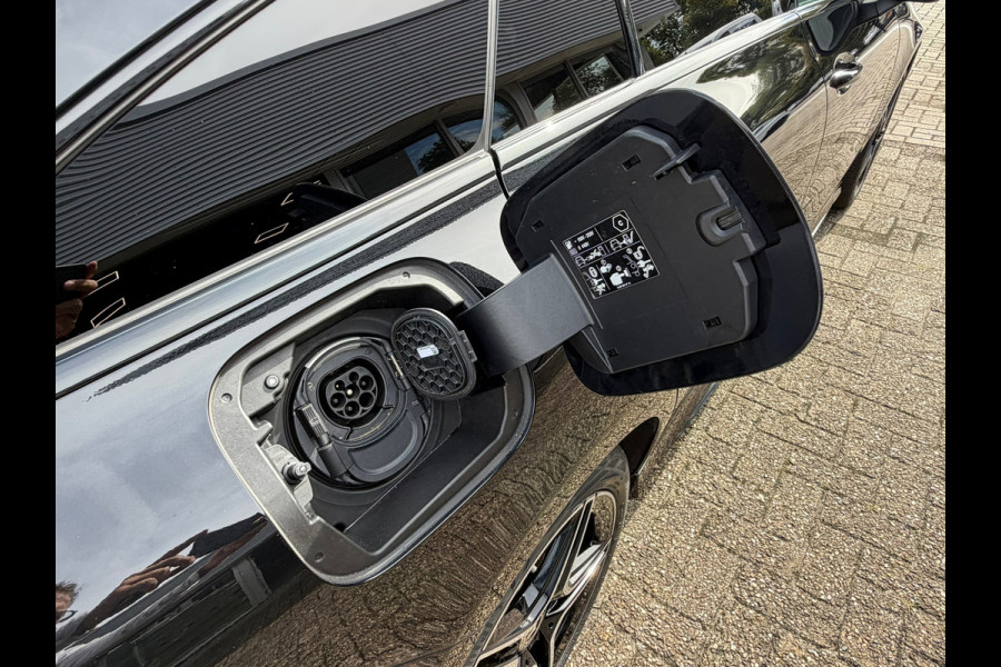 Mercedes-Benz CLA-Klasse Shooting Brake 250 e Business AMG Limited | Navi| Cruise |Panoramadak | Sfeerverlichting | zwarte hemel.