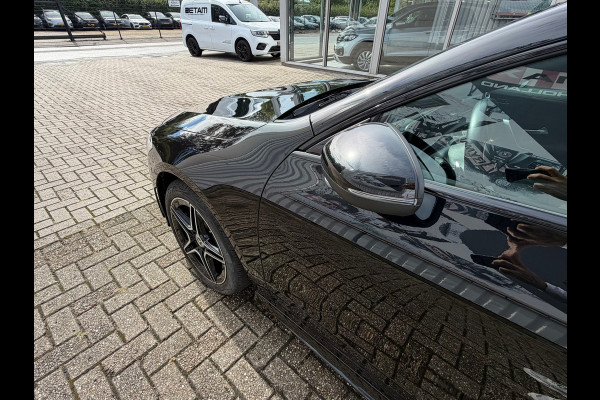 Mercedes-Benz CLA-Klasse Shooting Brake 250 e Business AMG Limited | Navi| Cruise |Panoramadak | Sfeerverlichting | zwarte hemel.