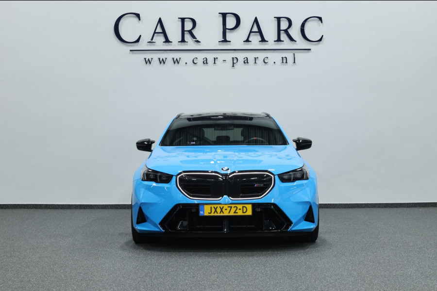 BMW 5 Serie Touring M5 INDIVIDUAL RIVIERA BLUE/M DRIVERS PROF/21" LMV/BOWERS & WILKINS/PANO/HUD/ACC/ECC/FABRIEKSGARANTIE!