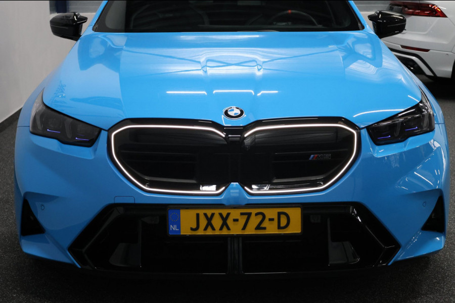 BMW 5 Serie Touring M5 INDIVIDUAL RIVIERA BLUE/M DRIVERS PROF/21" LMV/BOWERS & WILKINS/PANO/HUD/ACC/ECC/FABRIEKSGARANTIE!