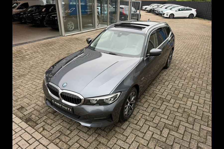 BMW 3-serie 320e Touring Business Edition Plus 204 Pk |Navigatie | Cruise | Panoramadak | Camera | 17".