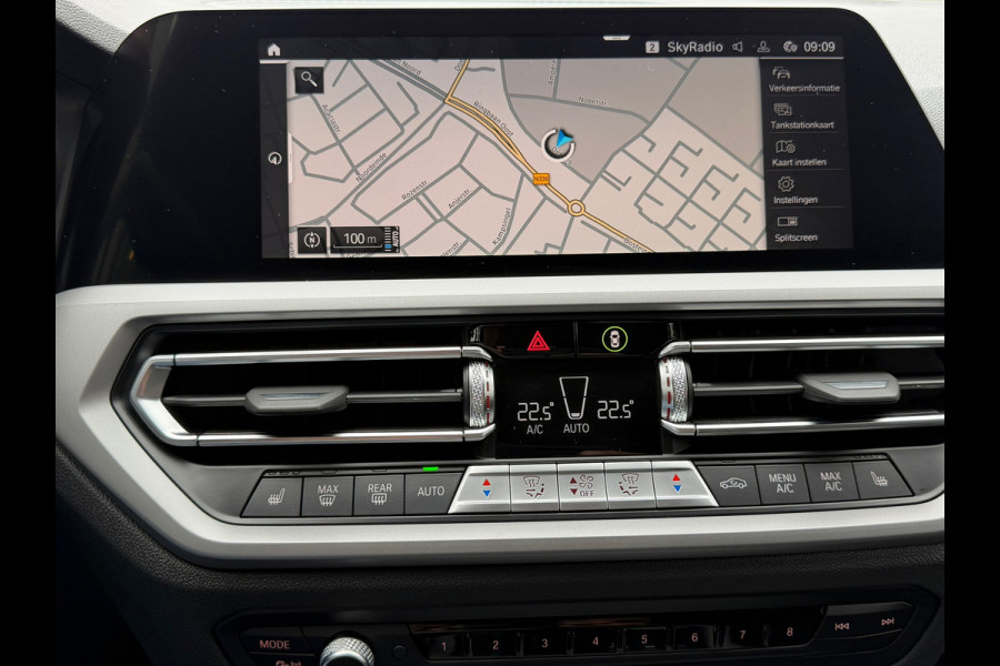 BMW 3-serie 320e Touring Business Edition Plus 204 Pk |Navigatie | Cruise | Panoramadak | Camera | 17".