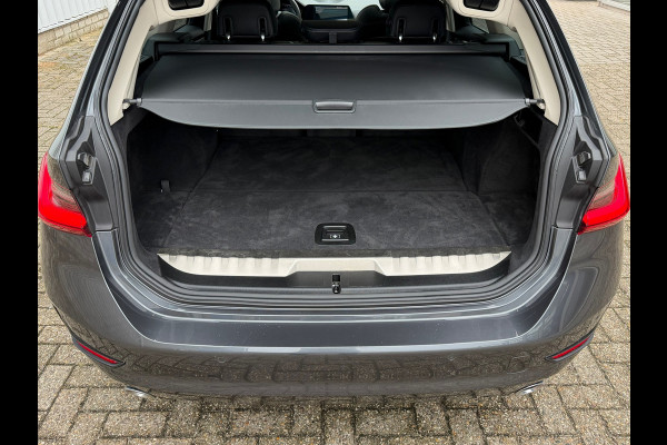 BMW 3-serie 320e Touring Business Edition Plus 204 Pk |Navigatie | Cruise | Panoramadak | Camera | 17".