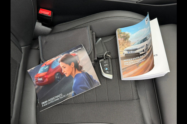 BMW 3-serie 320e Touring Business Edition Plus 204 Pk |Navigatie | Cruise | Panoramadak | Camera | 17".