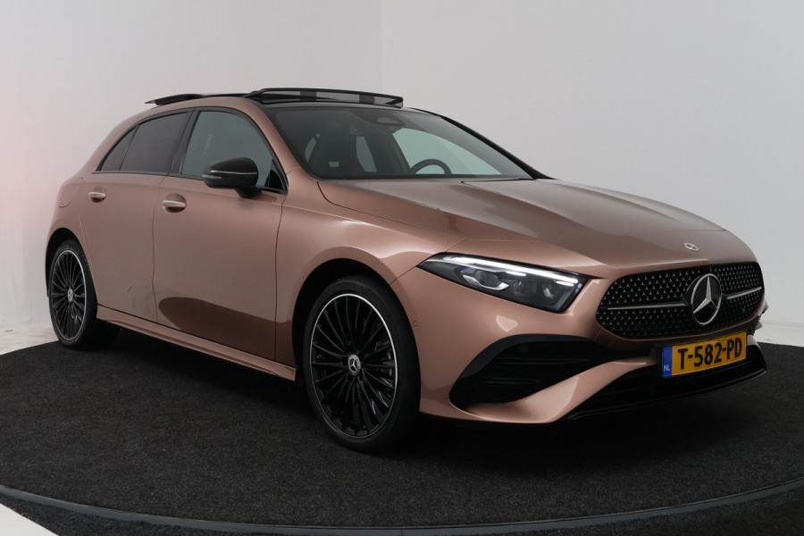 Mercedes-Benz A-Klasse 250 e AMG Line (PANORAMADAK, STOELVERWARMING, SFEERVERLICHTING, PARKEERSENSOREN)