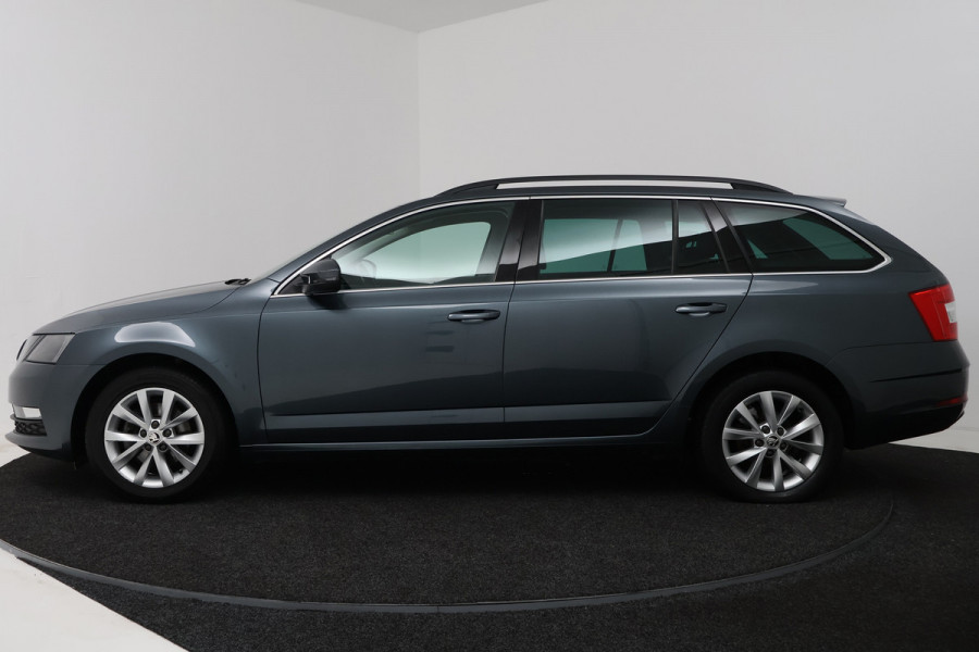 Škoda Octavia Combi 1.5 TSI Greentech Business Edition (CRUISE CONTROL, STOELVERWARMING, NAVIGATIE CARPLAY, PARKEERSENSOREN)