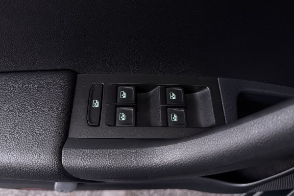Škoda Octavia Combi 1.5 TSI Greentech Business Edition (CRUISE CONTROL, STOELVERWARMING, NAVIGATIE CARPLAY, PARKEERSENSOREN)