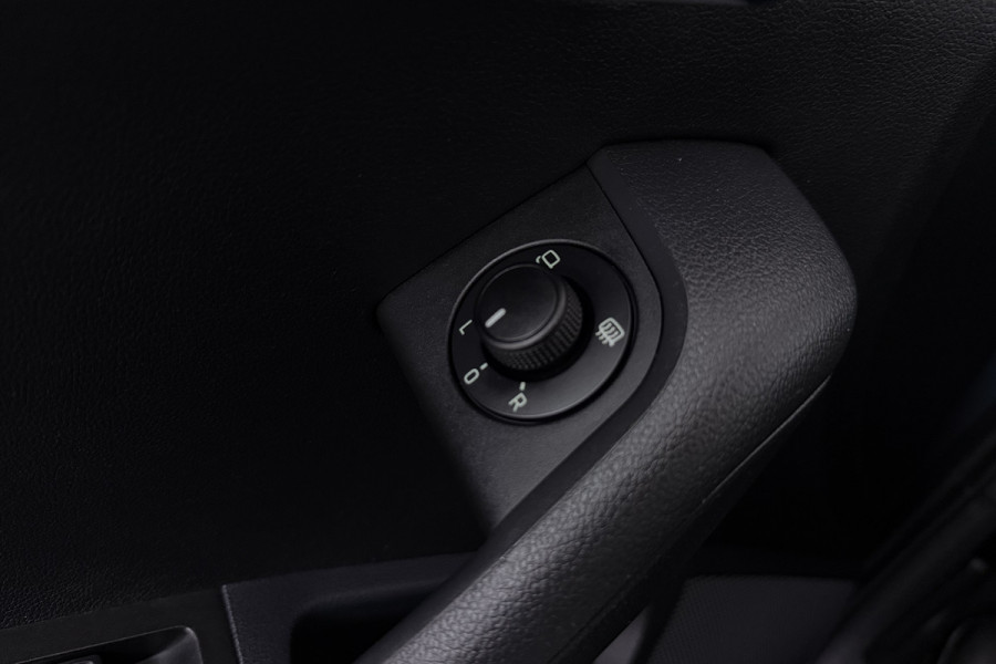 Škoda Octavia Combi 1.5 TSI Greentech Business Edition (CRUISE CONTROL, STOELVERWARMING, NAVIGATIE CARPLAY, PARKEERSENSOREN)