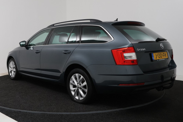 Škoda Octavia Combi 1.5 TSI Greentech Business Edition (CRUISE CONTROL, STOELVERWARMING, NAVIGATIE CARPLAY, PARKEERSENSOREN)