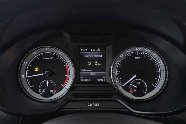 Škoda Octavia Combi 1.5 TSI Greentech Business Edition (CRUISE CONTROL, STOELVERWARMING, NAVIGATIE CARPLAY, PARKEERSENSOREN)