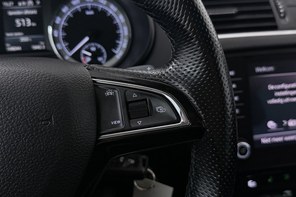 Škoda Octavia Combi 1.5 TSI Greentech Business Edition (CRUISE CONTROL, STOELVERWARMING, NAVIGATIE CARPLAY, PARKEERSENSOREN)
