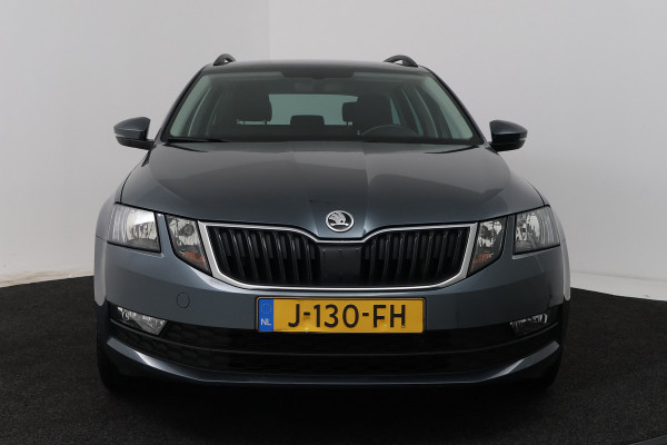 Škoda Octavia Combi 1.5 TSI Greentech Business Edition (CRUISE CONTROL, STOELVERWARMING, NAVIGATIE CARPLAY, PARKEERSENSOREN)