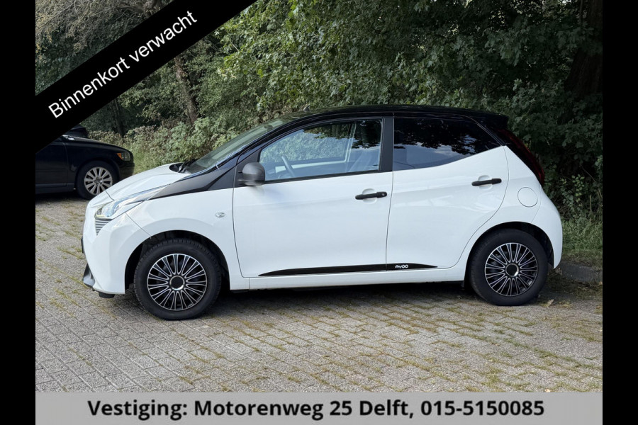 Toyota Aygo 1.0 VVT-i x-fun BI-TONE . GARANTIE TOT 06-2031* . AIRCO . SLECHTS 50.000 KM! . 1E EIGENAAR .