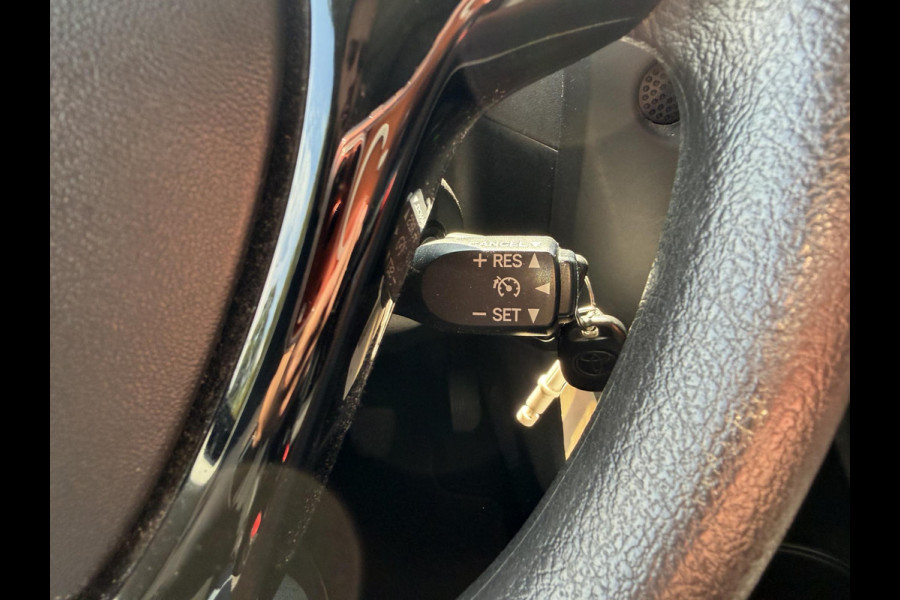 Toyota Aygo 1.0 VVT-i x-fun BI-TONE . GARANTIE TOT 06-2031* . AIRCO . SLECHTS 50.000 KM! . 1E EIGENAAR .