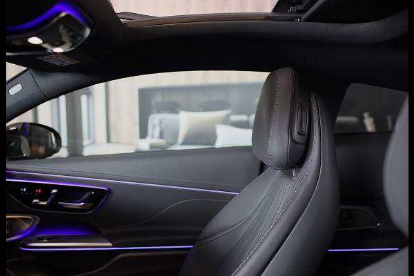 Mercedes-Benz CLE Coupé 300 e AMG 53 Look / Massage / Burmester / Head Up / 360 Camera / Acc / Elek Stoelen / Open Pano / 19 Inch