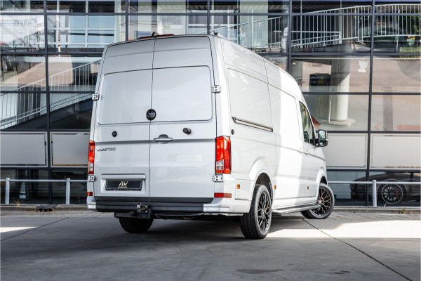 Volkswagen Crafter 2.0 TDI DSG L3H3 | Bi-Xenon | Trekhaak | Navigatie | CarPlay | Camera | 3-Zitter | Dealer onderhouden | 1e eigenaar | Nieuwe APK