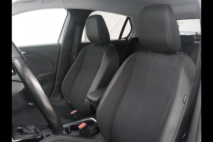 Opel Corsa 1.2 Elegance | Half leder | Cruise control | Dodehoek detectie | Stuur/stoel verwarming | Climate control | Navigatie | CarPlay | Camera | Park assist | Trekhaak