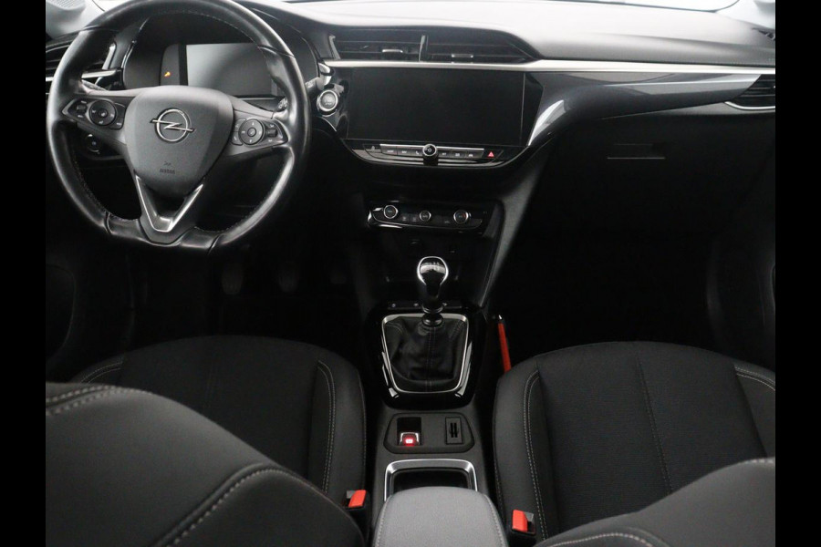 Opel Corsa 1.2 Elegance | Half leder | Cruise control | Dodehoek detectie | Stuur/stoel verwarming | Climate control | Navigatie | CarPlay | Camera | Park assist | Trekhaak