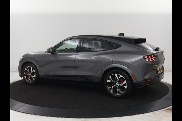 Ford Mustang Mach-E Extended First Edition AWD 98 kWh | SOH 92,4% | Leder | Panoramadak | Memory | Dodehoek detectie | Adaptive cruise | Stuur/stoelverwarming | 360 camera | Park assist | Elektrische achterklep