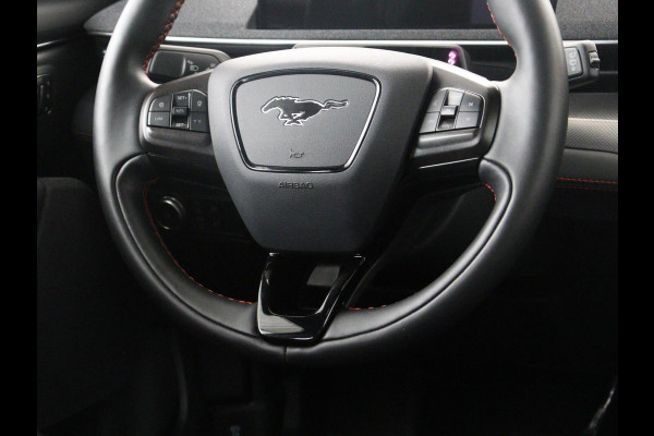 Ford Mustang Mach-E Extended First Edition AWD 98 kWh | SOH 92,4% | Leder | Panoramadak | Memory | Dodehoek detectie | Adaptive cruise | Stuur/stoelverwarming | 360 camera | Park assist | Elektrische achterklep