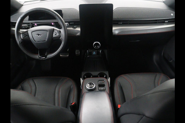 Ford Mustang Mach-E Extended First Edition AWD 98 kWh | SOH 92,4% | Leder | Panoramadak | Memory | Dodehoek detectie | Adaptive cruise | Stuur/stoelverwarming | 360 camera | Park assist | Elektrische achterklep