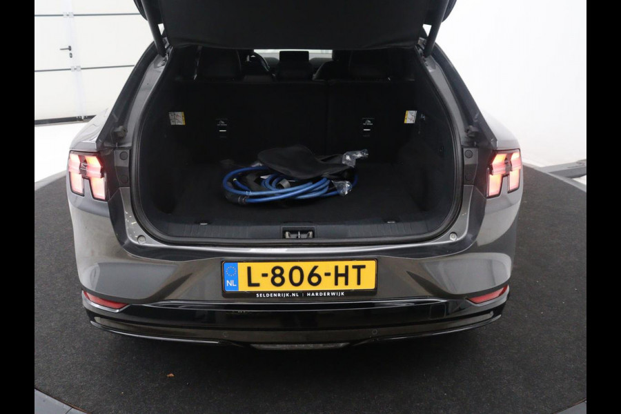 Ford Mustang Mach-E Extended First Edition AWD 98 kWh | SOH 92,4% | Leder | Panoramadak | Memory | Dodehoek detectie | Adaptive cruise | Stuur/stoelverwarming | 360 camera | Park assist | Elektrische achterklep