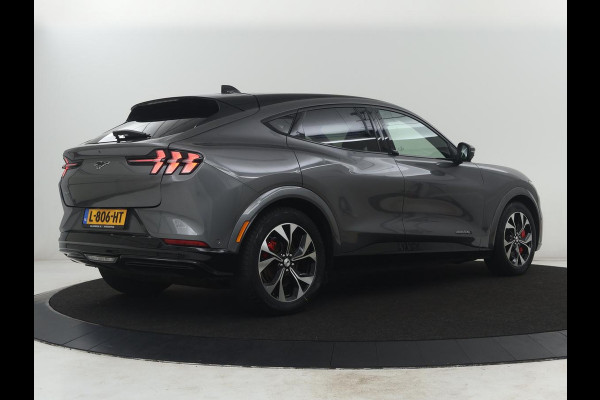 Ford Mustang Mach-E Extended First Edition AWD 98 kWh | SOH 92,4% | Leder | Panoramadak | Memory | Dodehoek detectie | Adaptive cruise | Stuur/stoelverwarming | 360 camera | Park assist | Elektrische achterklep