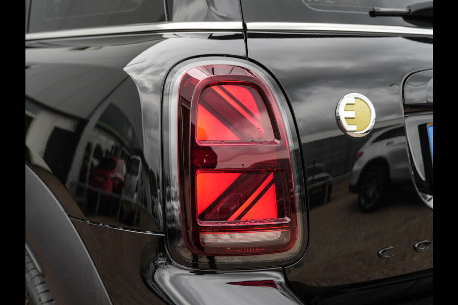 MINI Countryman 1.5 Cooper S E ALL4 | Pano | Driving Ass. Plus | Camera | Trekhaak | Dealer Ond.