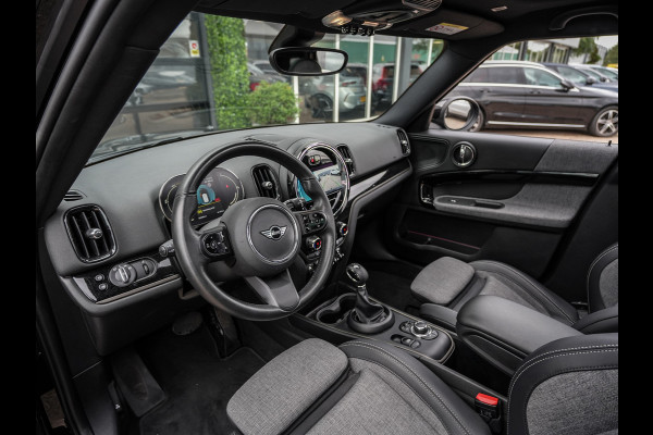 MINI Countryman 1.5 Cooper S E ALL4 | Pano | Driving Ass. Plus | Camera | Trekhaak | Dealer Ond.