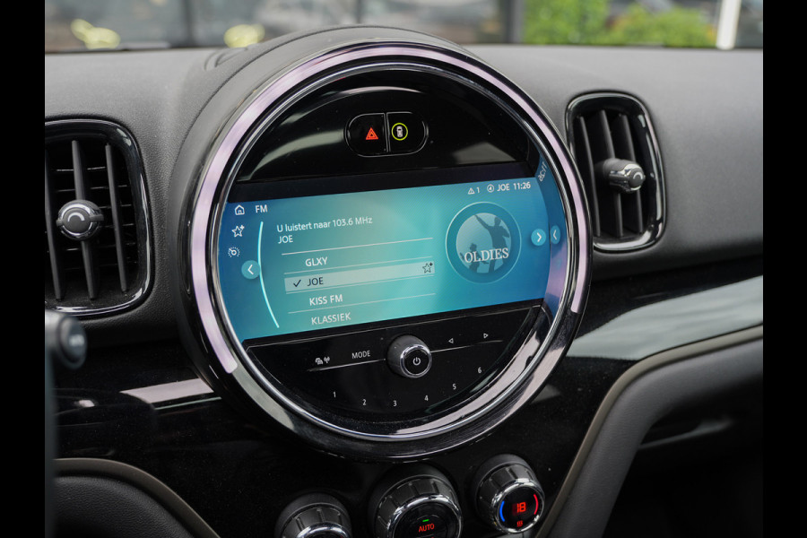 MINI Countryman 1.5 Cooper S E ALL4 | Pano | Driving Ass. Plus | Camera | Trekhaak | Dealer Ond.