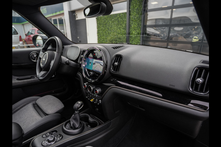MINI Countryman 1.5 Cooper S E ALL4 | Pano | Driving Ass. Plus | Camera | Trekhaak | Dealer Ond.