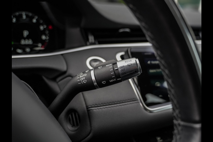 Land Rover Range Rover Evoque 1.5 P300e AWD SE | HUD | ACC | Meridian | Surround View