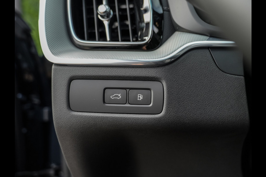 Volvo XC60 2.0 T8 Plug-in hybrid AWD Ultra Dark Exec. Ed. | Luchtvering | B&W sound | Ventilatie | Nieuw
