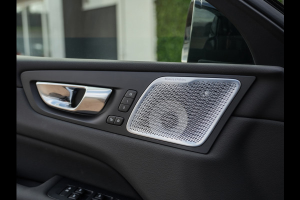 Volvo XC60 2.0 T8 Plug-in hybrid AWD Ultra Dark Exec. Ed. | Luchtvering | B&W sound | Ventilatie | Nieuw