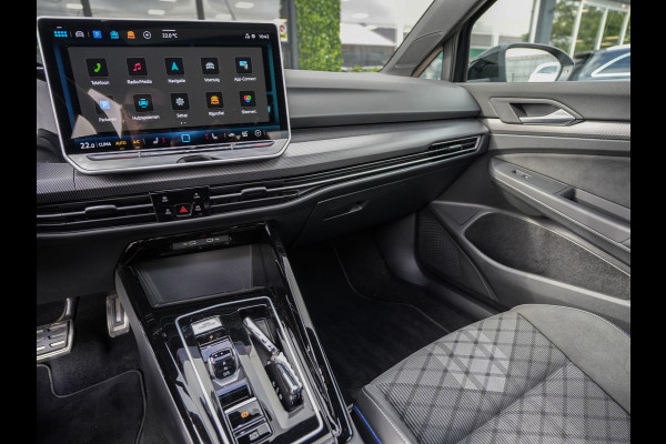 Volkswagen Golf 1.5 TSI R-Line Edition | Pano | Camera | Drive Assist | BTW