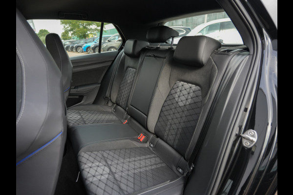 Volkswagen Golf 1.5 TSI R-Line Edition | Pano | Camera | Drive Assist | BTW