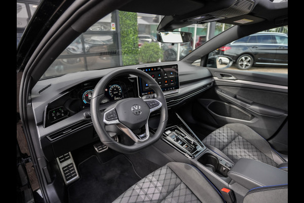 Volkswagen Golf 1.5 TSI R-Line Edition | Pano | Camera | Drive Assist | BTW