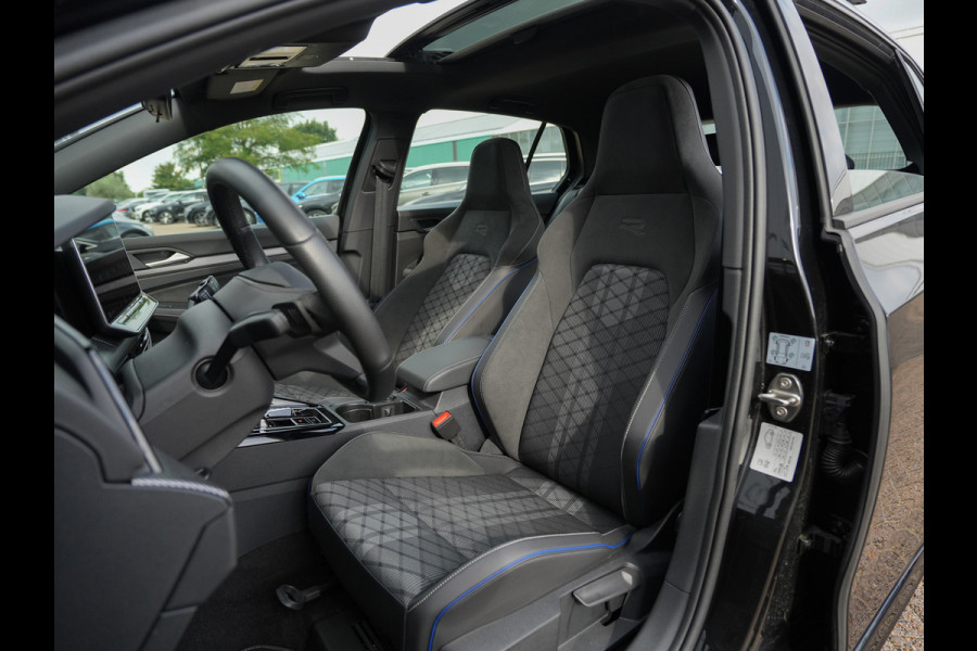 Volkswagen Golf 1.5 TSI R-Line Edition | Pano | Camera | Drive Assist | BTW