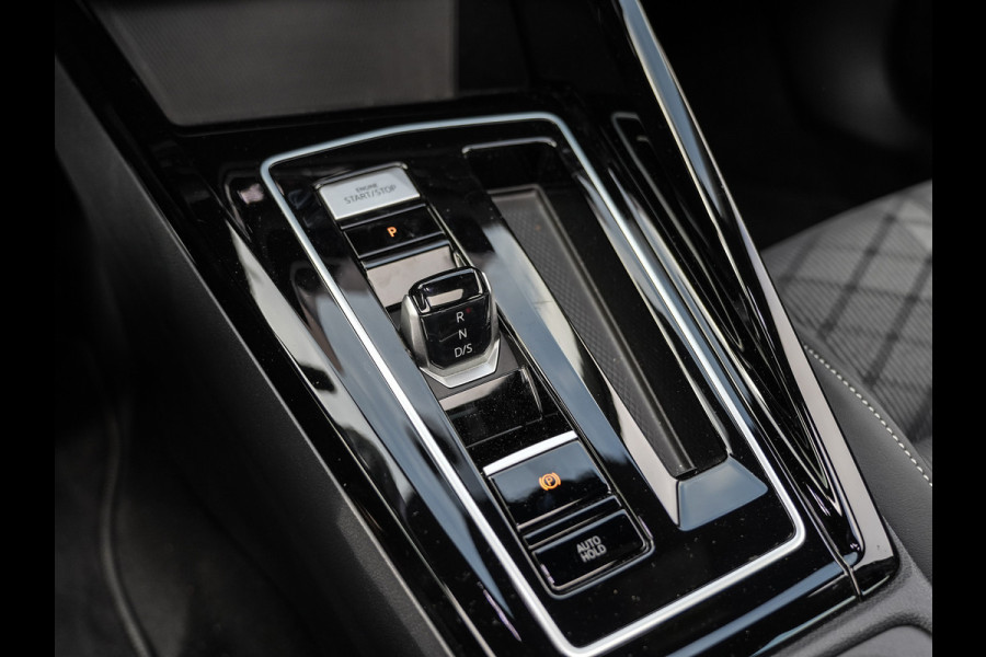 Volkswagen Golf 1.5 TSI R-Line Edition | Pano | Camera | Drive Assist | BTW