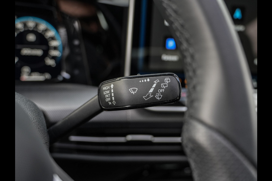 Volkswagen Golf 1.5 TSI R-Line Edition | Pano | Camera | Drive Assist | BTW