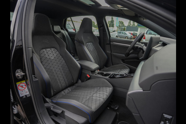 Volkswagen Golf 1.5 TSI R-Line Edition | Pano | Camera | Drive Assist | BTW