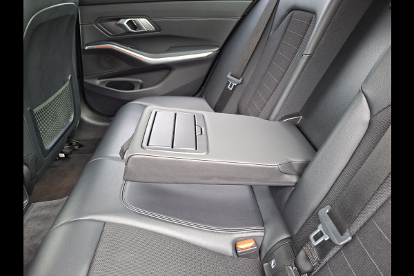 BMW 3-serie 320i Executive Edition Carplay Sport Leder