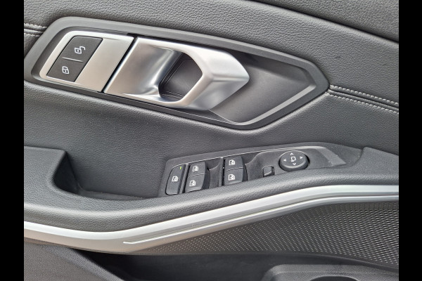 BMW 3-serie 320i Executive Edition Carplay Sport Leder